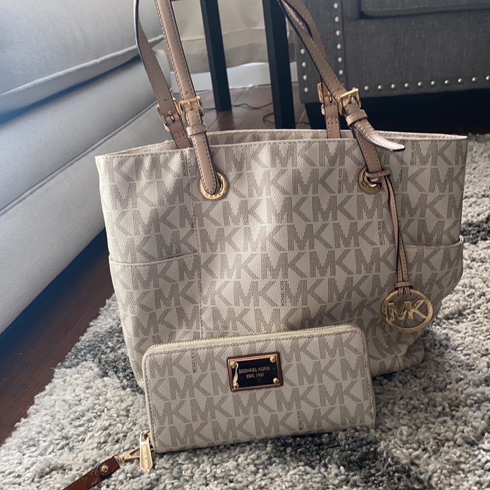 Michael Kors Purse With Matching Wallet